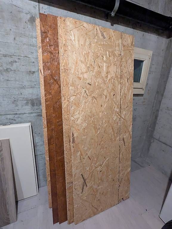 Holzartikel: 9 OSB Platten einseitig lackiert – Gebraucht aus Emmenbrücke von gin_6djl