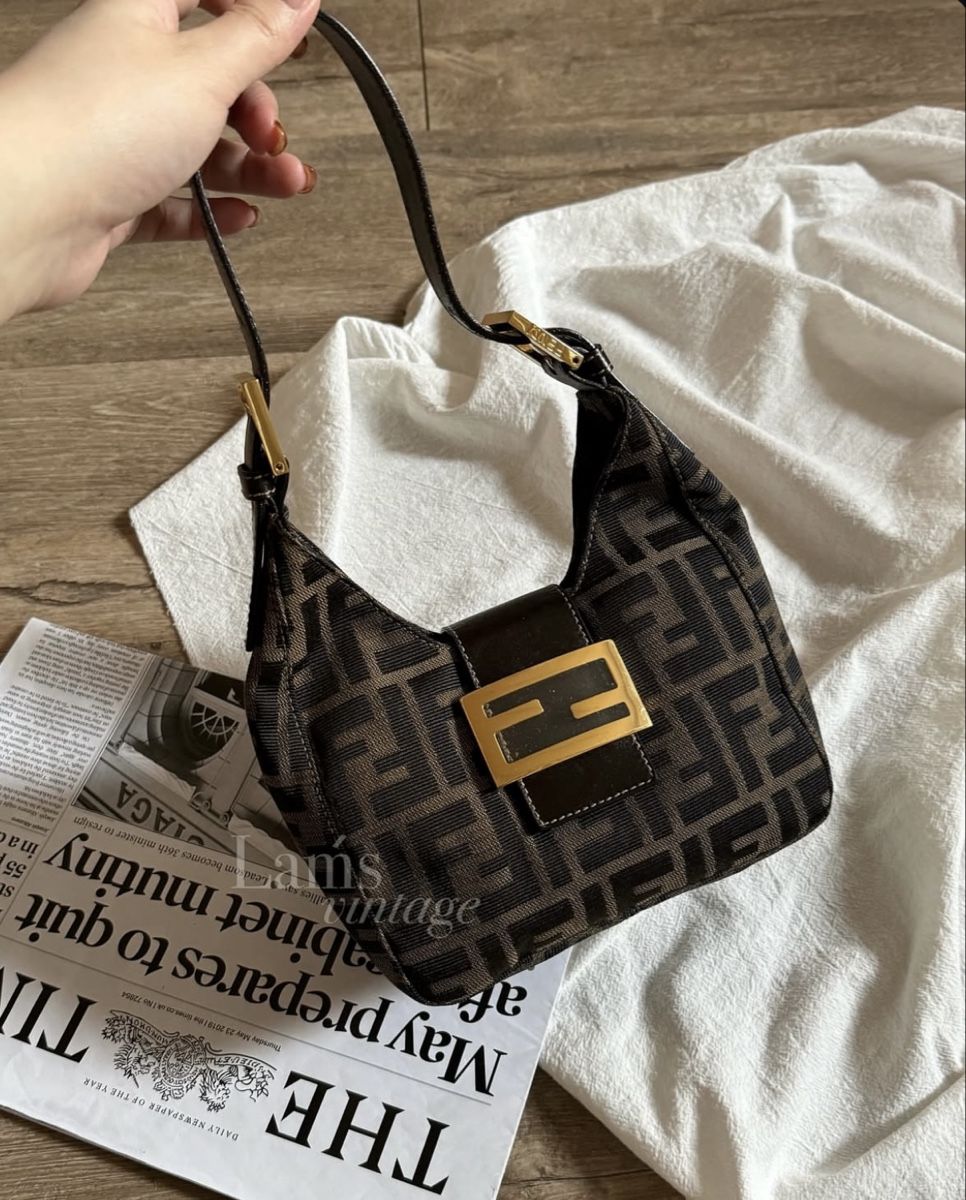 Fendi Sacs femmes: Fendi mini vintage purse 100% authentic – D'occasion à Zürich par dam_t7hk 2
