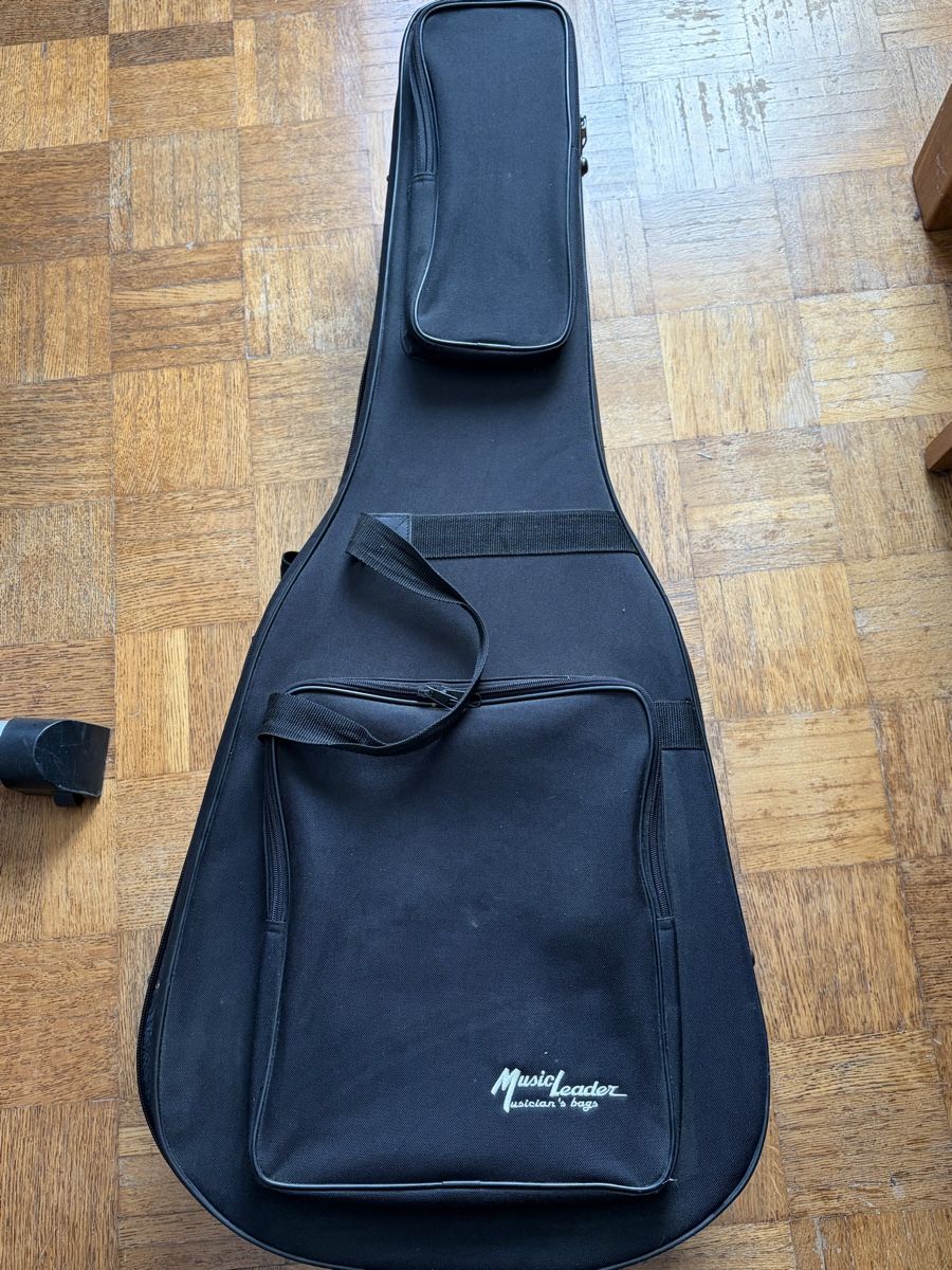 Strumenti musicali: Gitarren Koffer – Usato da Lengnau BE venduto da most45