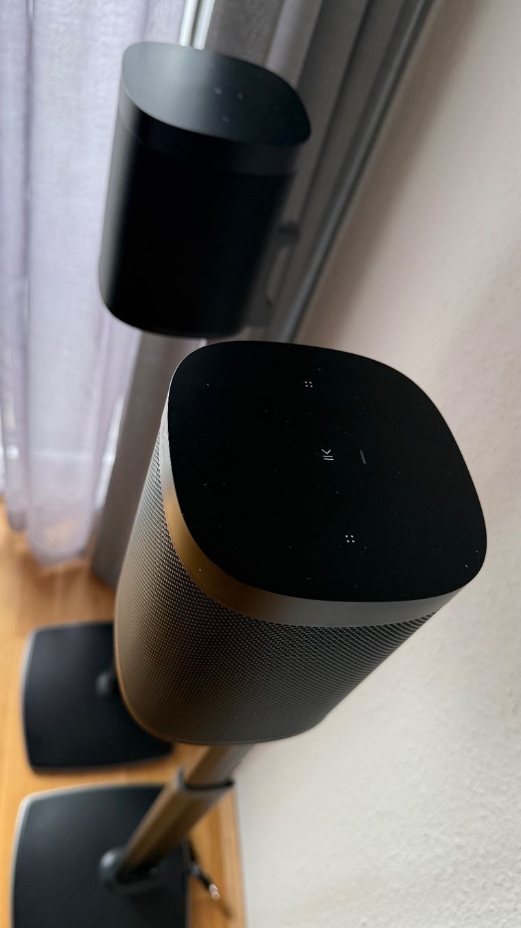 Casse acustiche: Two Sonos One SL (Black) with stands – Usato da Versoix venduto da FatCohiba 3
