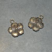 Anhänger Blume antiksilber