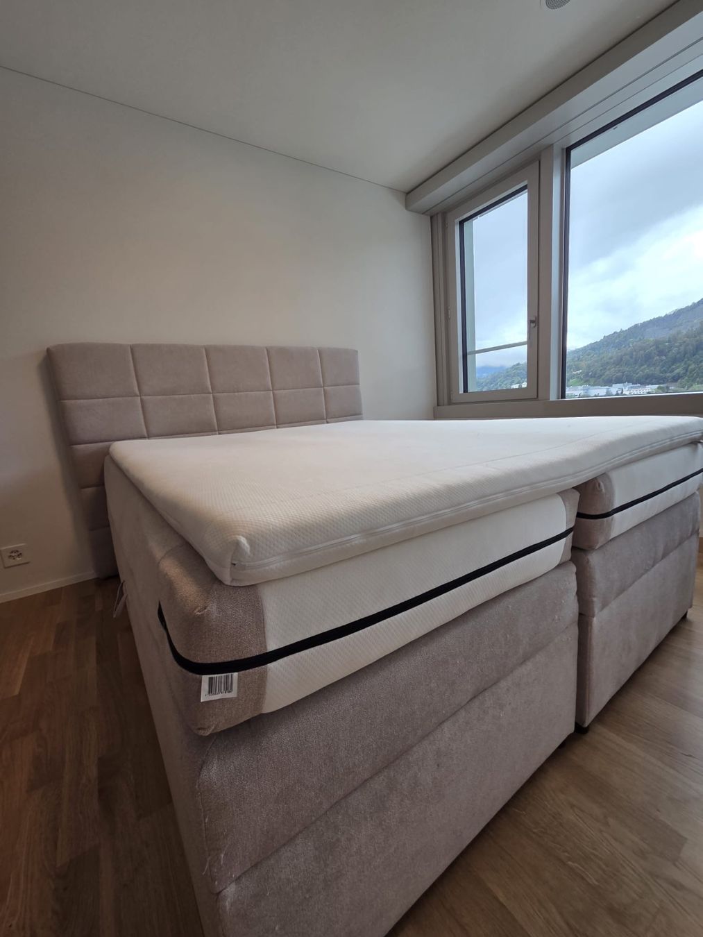 Mömax Betten: Boxspringbett beige mit Stauraum – Gebraucht aus Kriens von siya_ 2