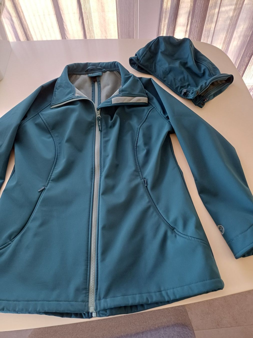Mamalila Jacken: Veste Mamalila portage bébé – Gebraucht aus Les Bioux von jsr_6b6h 2