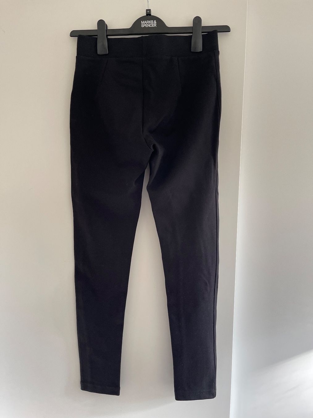 Pantaloni: Pantalon noir marque Gémo – Usato da Sion venduto da edelweissse 1