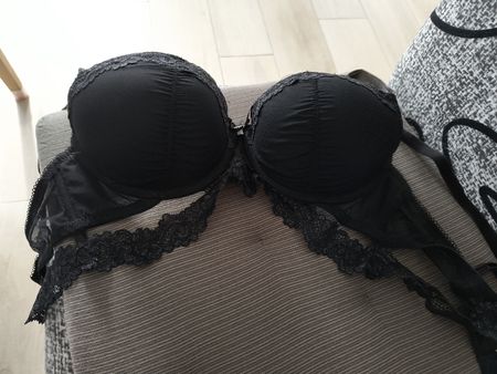 Schwarzer Spitzen-BH-Set, Grösse 75B