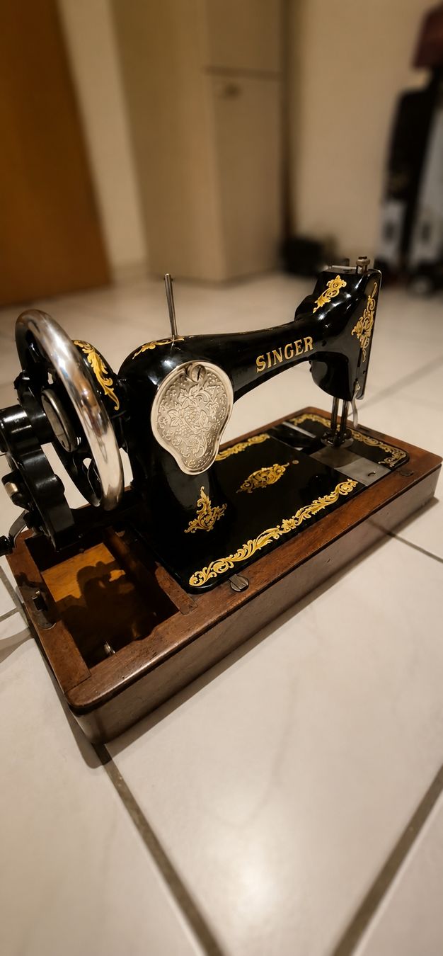 Singer Macchine da cucire: Authentique Machine à Coudre Singer Ancienne – Usato da La Roche FR venduto da axe_pk8r 1