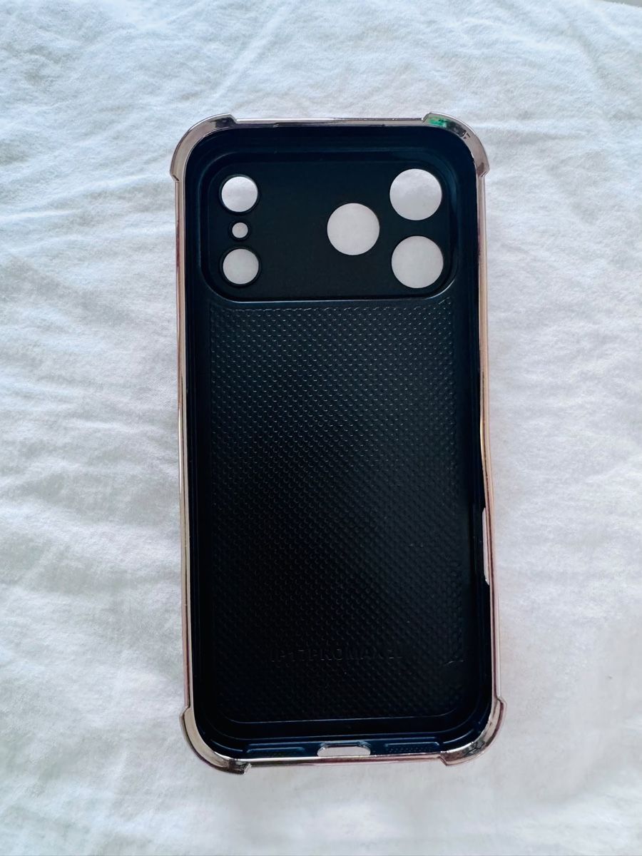 Karl Lagerfeld Coques & Protection écran: Iphone 17 Pro Max Hülle – Neuf avec emballage d'origine à Luzern par Arbey_romero80 1