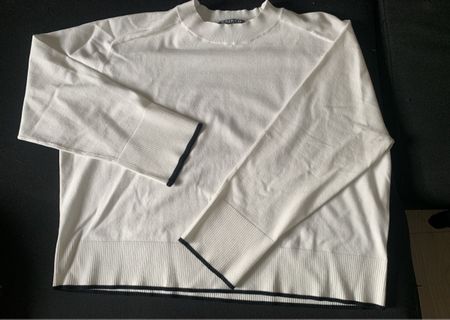 Pulli weiss mit schwarzen Rand M