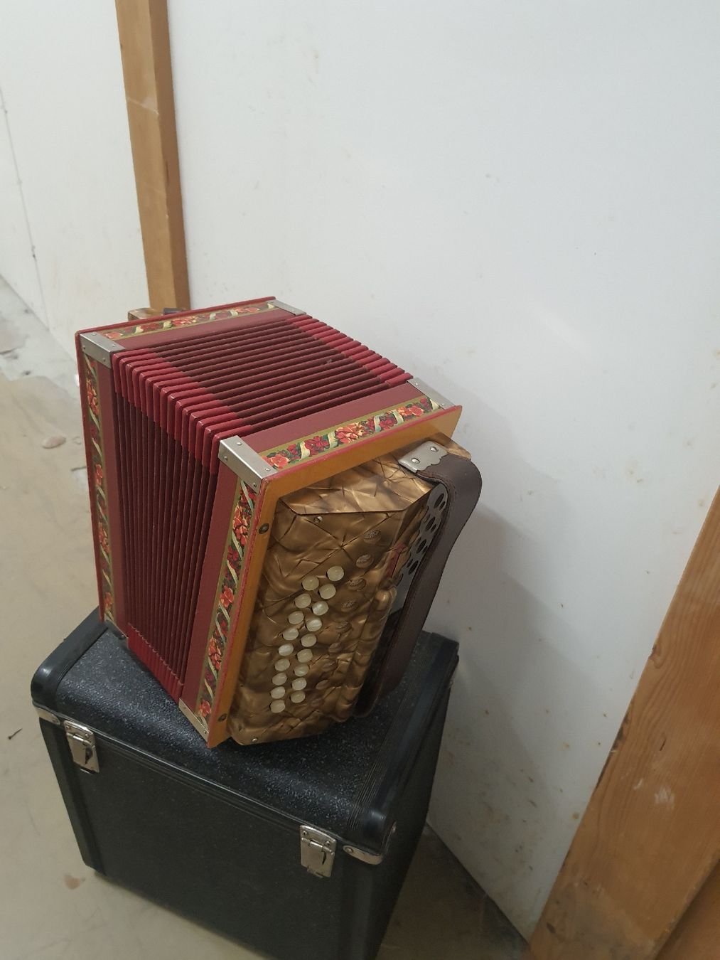 Strumenti musicali: schwyzerorgeli Stalder 18 basses ton B – Usato da Pont-de-la-Morge venduto da Mirabelle0 5