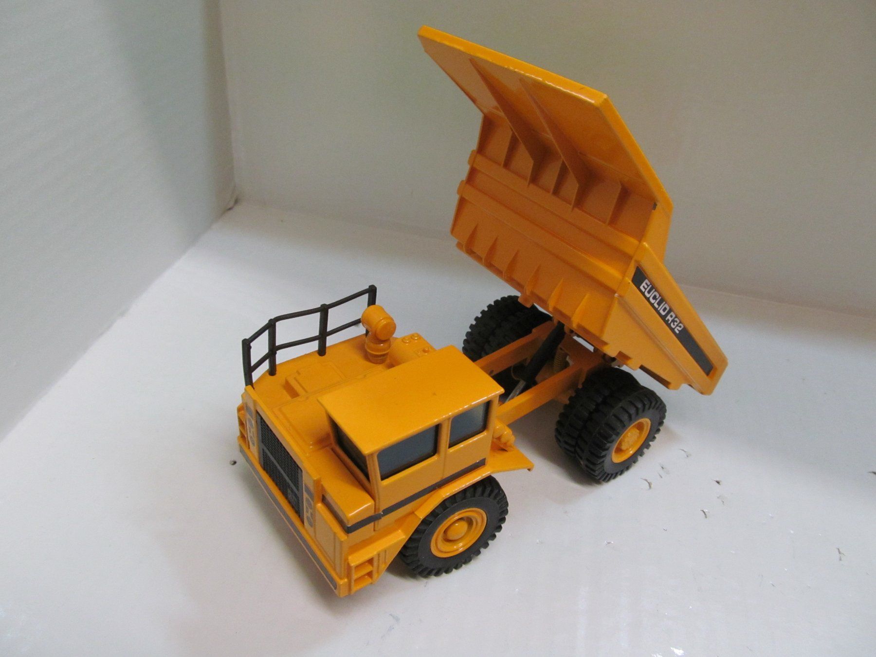 Kit di modellismo & Modellini statici: MULDENKIPPER  EUCLID R32  1:50 – Nuovo (secondo la descrizione) da Grueningen venduto da malamut56 3