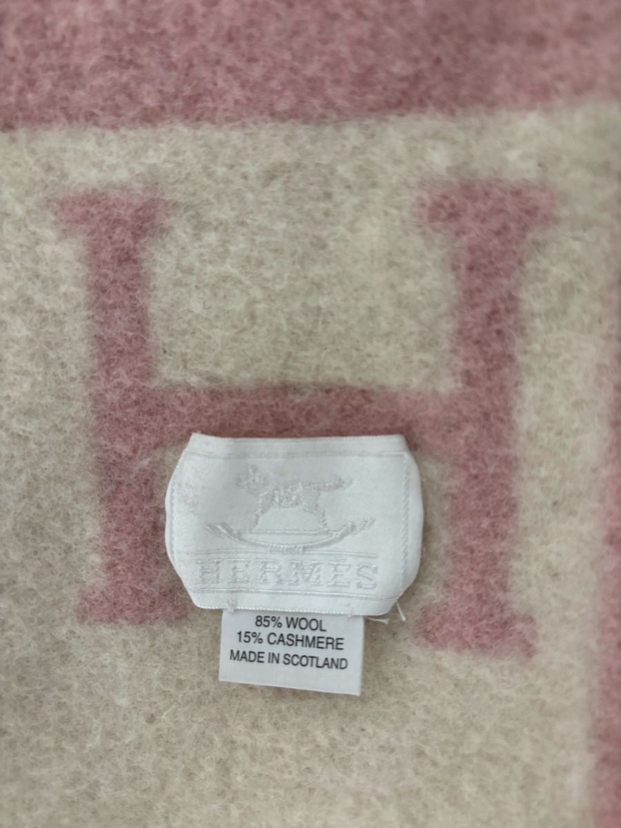 Hermès Coperte: Hermès Decke rosa / beige  – Nuovo (secondo la descrizione) da Dompierre VD venduto da Ruby18 1