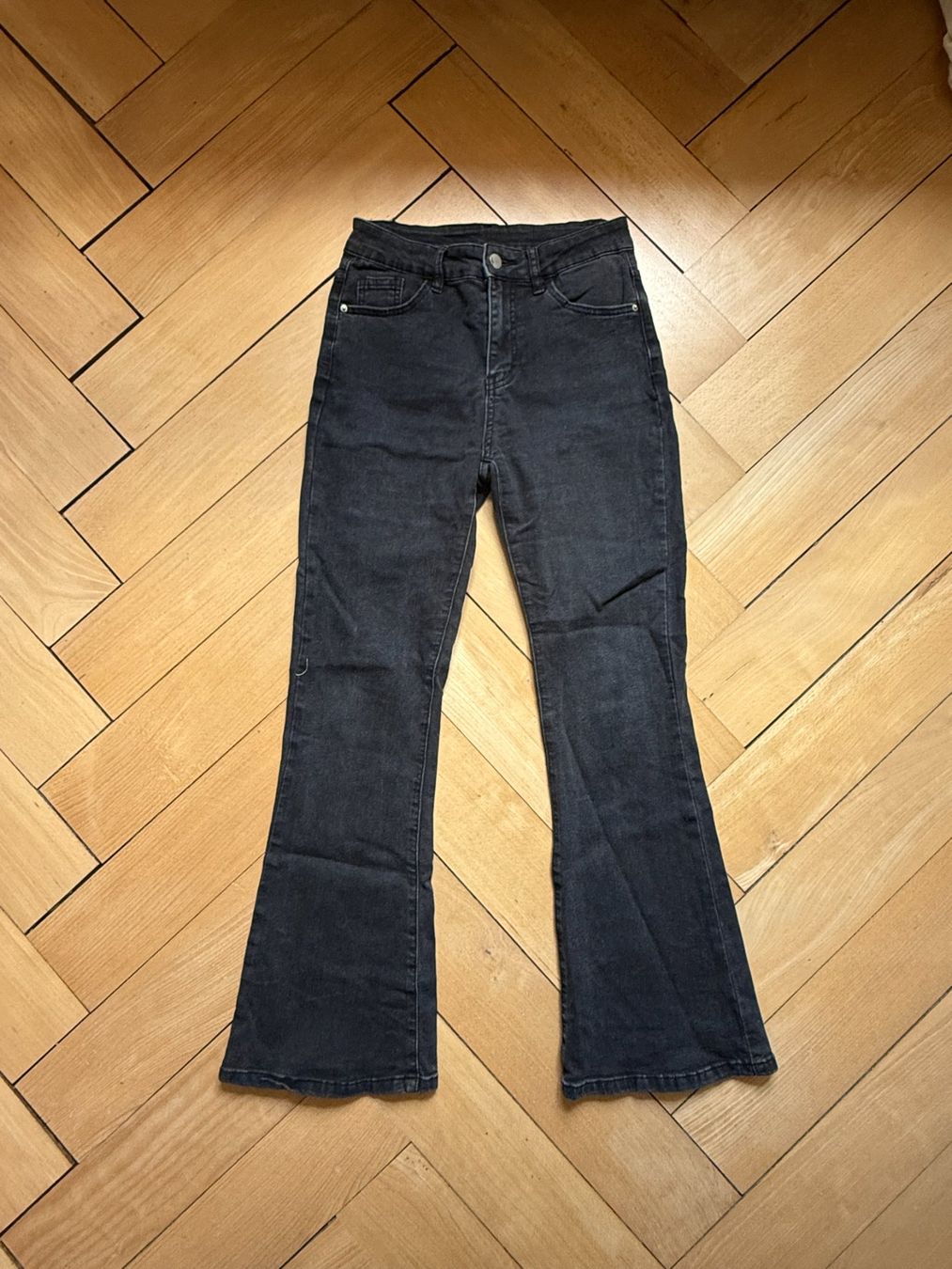 Shein Jeans: Flared Jeans schwarz S – Gebraucht aus Zürich von Diazaio