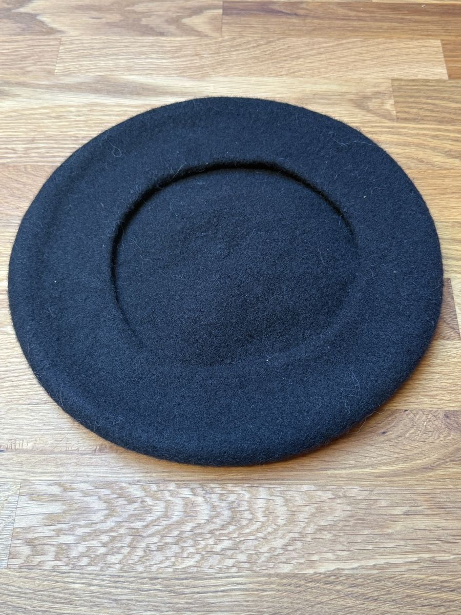 Chapeaux, bonnets & casquettes: Berretto nero in lana 100% – Neuf (Voir description) à Glis par dor_b2nc 1