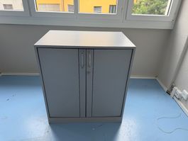 Schrank Metall grau