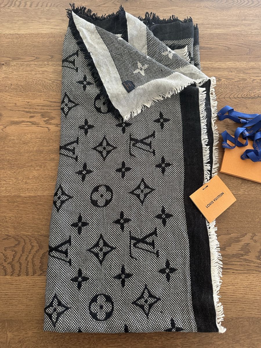 Louis Vuitton Foulard & Sciarpe: Schal der Marke Louis Vuitton m. Originalverpackung – Nuovo (secondo la descrizione) da Wangs venduto da MelaSe22 2