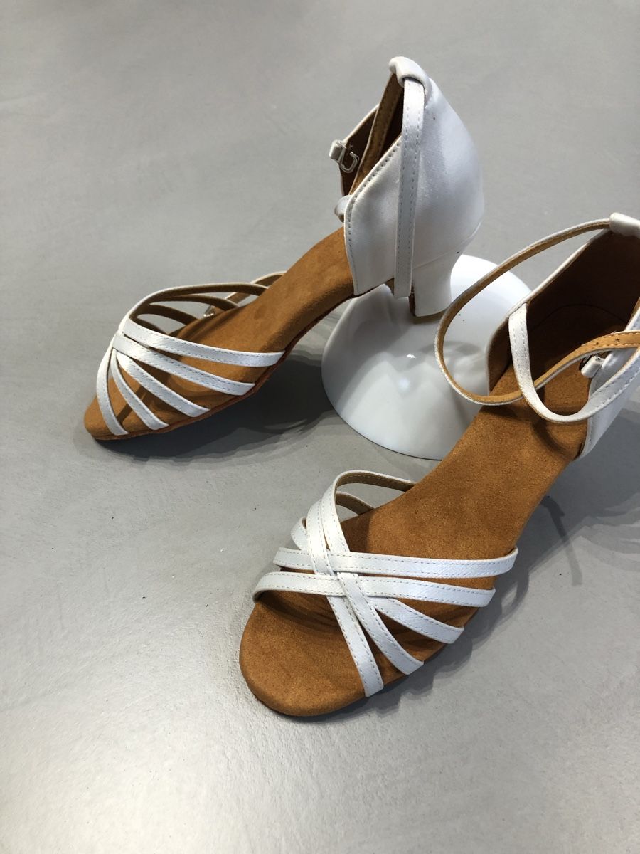 Scarpe da donna: Tanzschuh weiss Grösse 38 – Nuovo e nell'imballaggio originale da Arch venduto da Dendu01