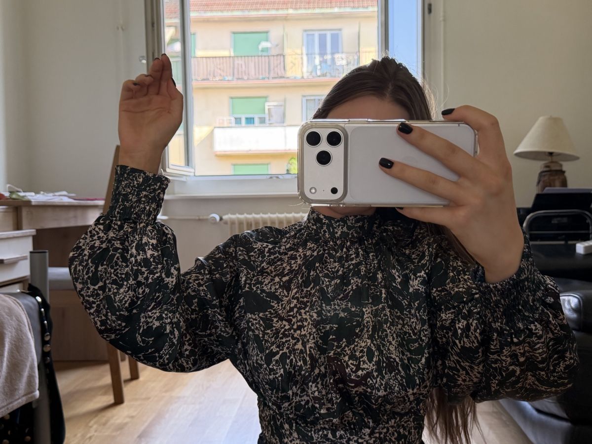 Zara Tops: ZARA PRINTED SATIN BLOUSE – Neuf (Voir description) à Genève par yav_9r9f