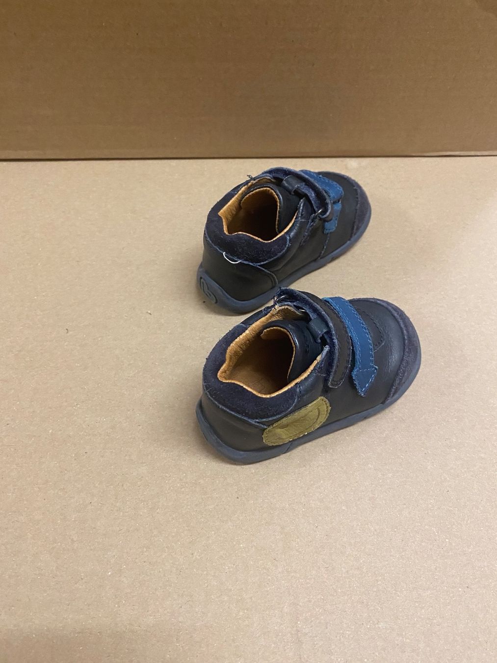 Schuhe für Jungen: Kinder Schuhe Grösse 19 – Gebraucht aus Zürich von MaSte 2