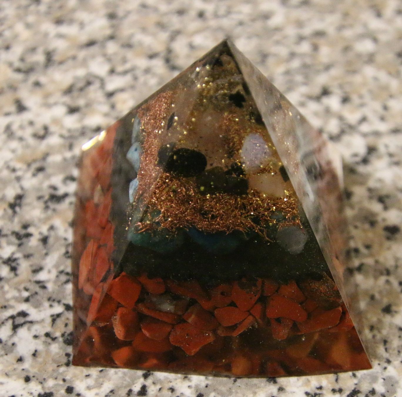 Tutte le decorazioni: Orgonpyramide 7.5 x 7.5 cm – Nuovo e nell'imballaggio originale da Diegten venduto da dolphin04