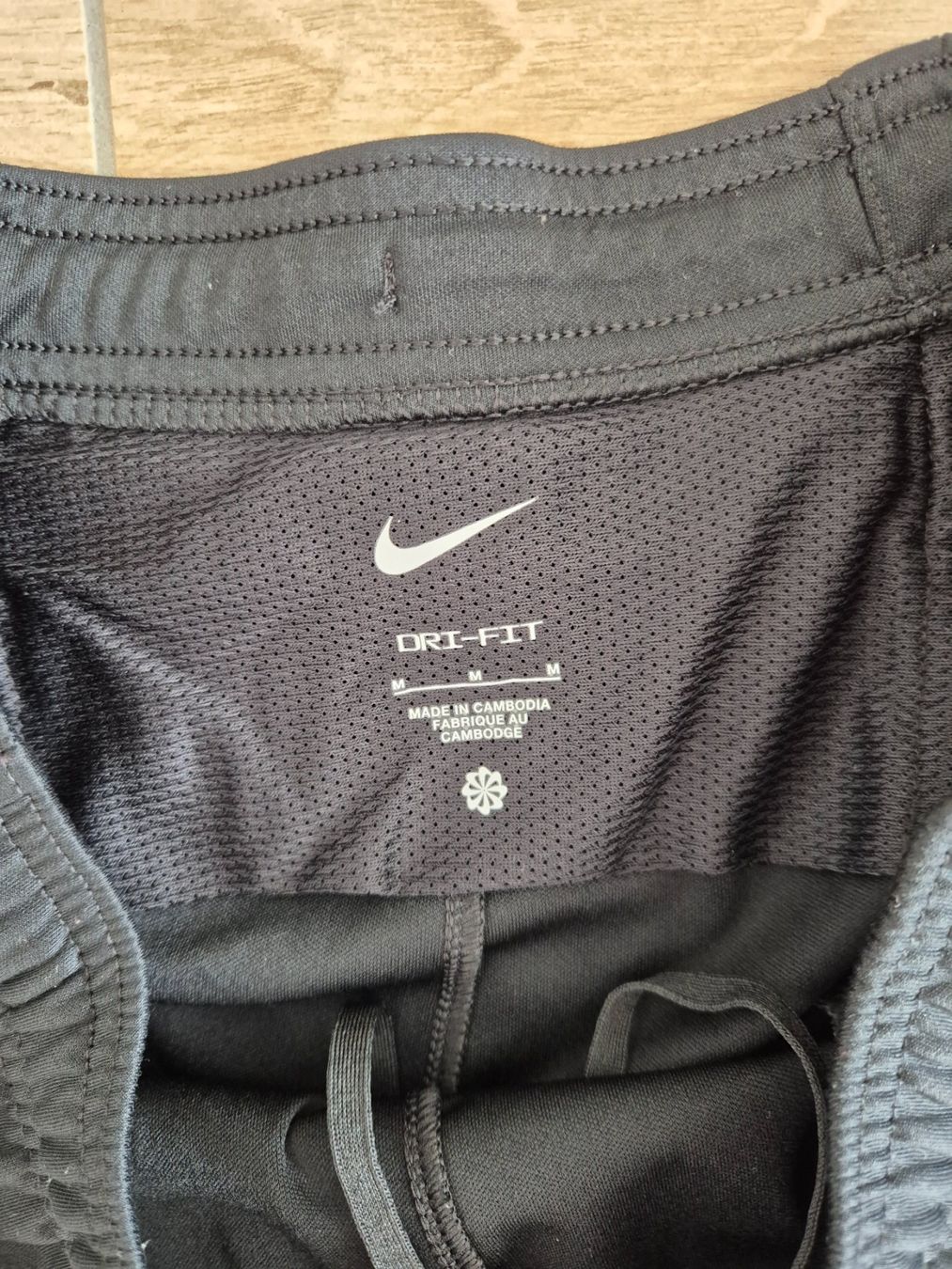 Nike Pantaloni: Nike Trainerhose, Jogginghose, neuwertig, Gr. M – Usato da Vaduz venduto da Whitecat007 6