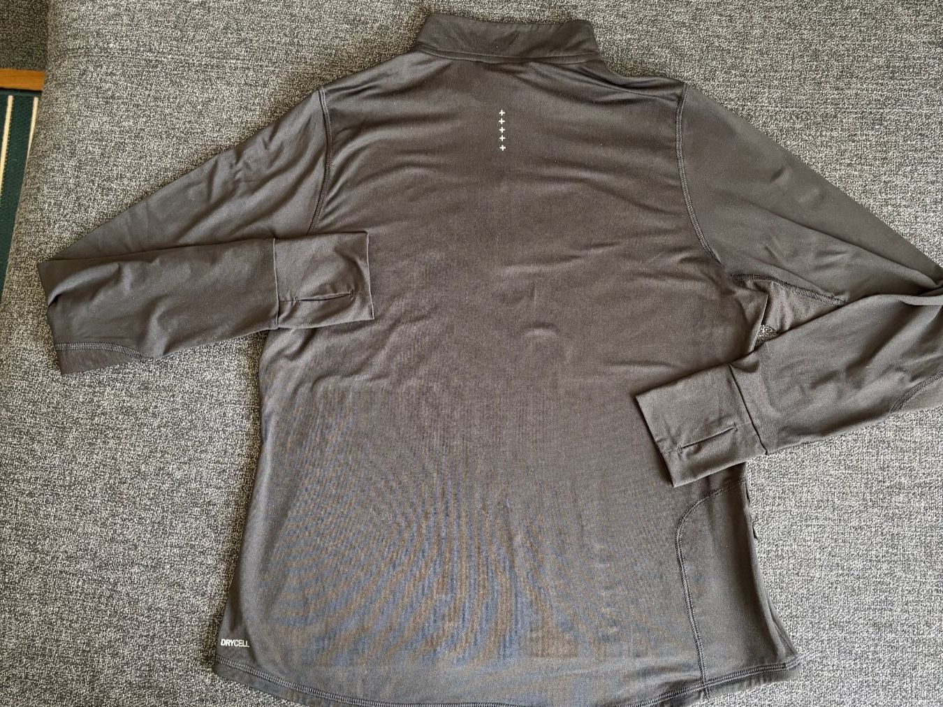 Puma Top: PUMA Run Drycell, L – Nuovo (secondo la descrizione) da Basel venduto da h4w_h5bq 2
