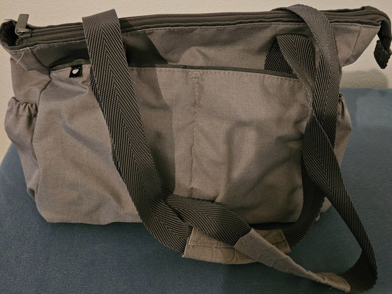 Borse: Geräumige Wickeltasche, viele Fächer, grau – Nuovo (secondo la descrizione) da Sennhof (Winterthur) venduto da HG2019 1