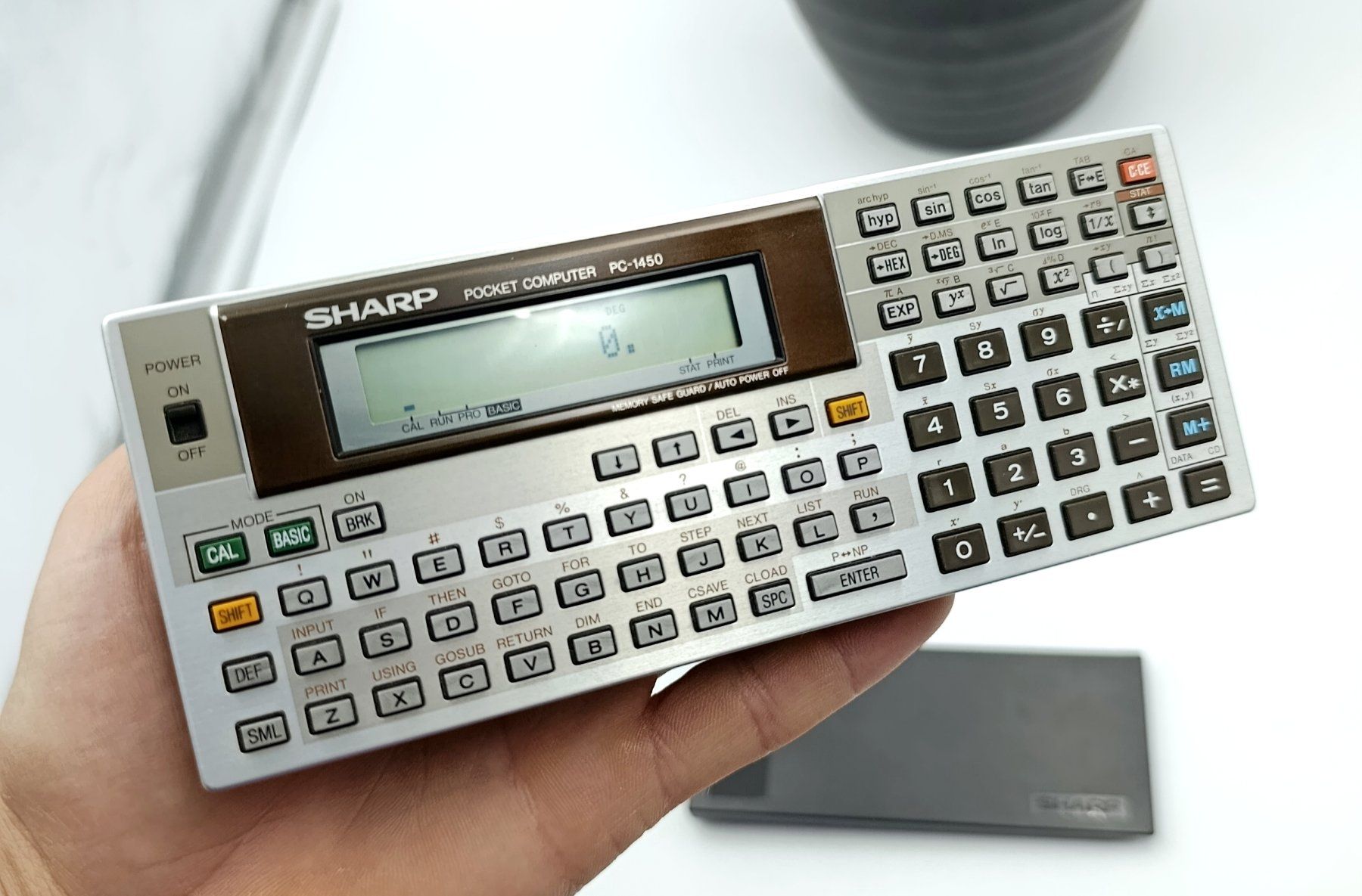 Sharp Calcolatrici tascabili: Sharp PC-1450 Taschenrechner mit neuen Batterien – Usato da Wil SG venduto da Donaldus 1