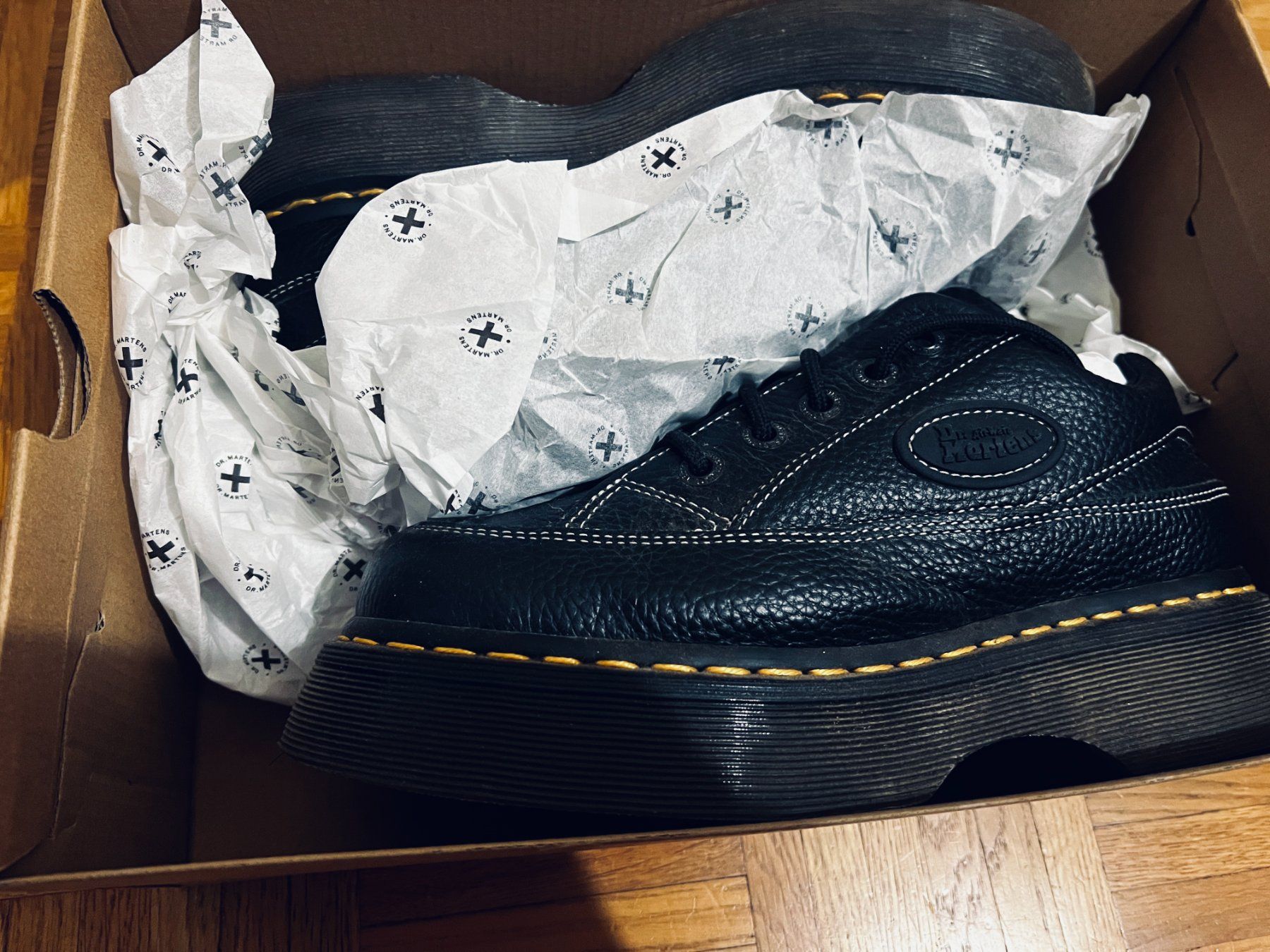 Dr. Martens Scarpe da donna: Dr. Martens BUZZ Black 39 (White stitching US Version) – Usato da Monthey venduto da Black-Cockatoo 5