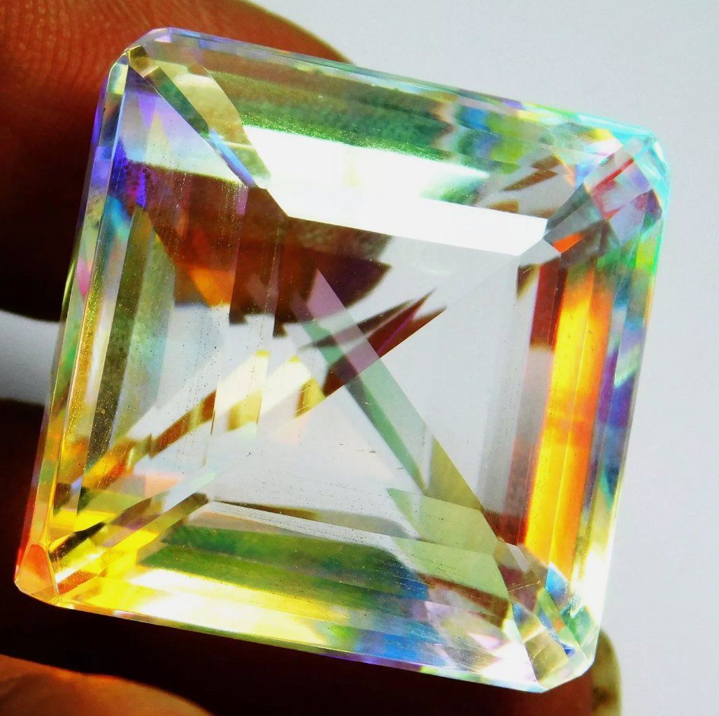 Pietre preziose: 49.10 Ct. Certified Square Cut Mystic – Nuovo e nell'imballaggio originale da Genève venduto da AWWA
