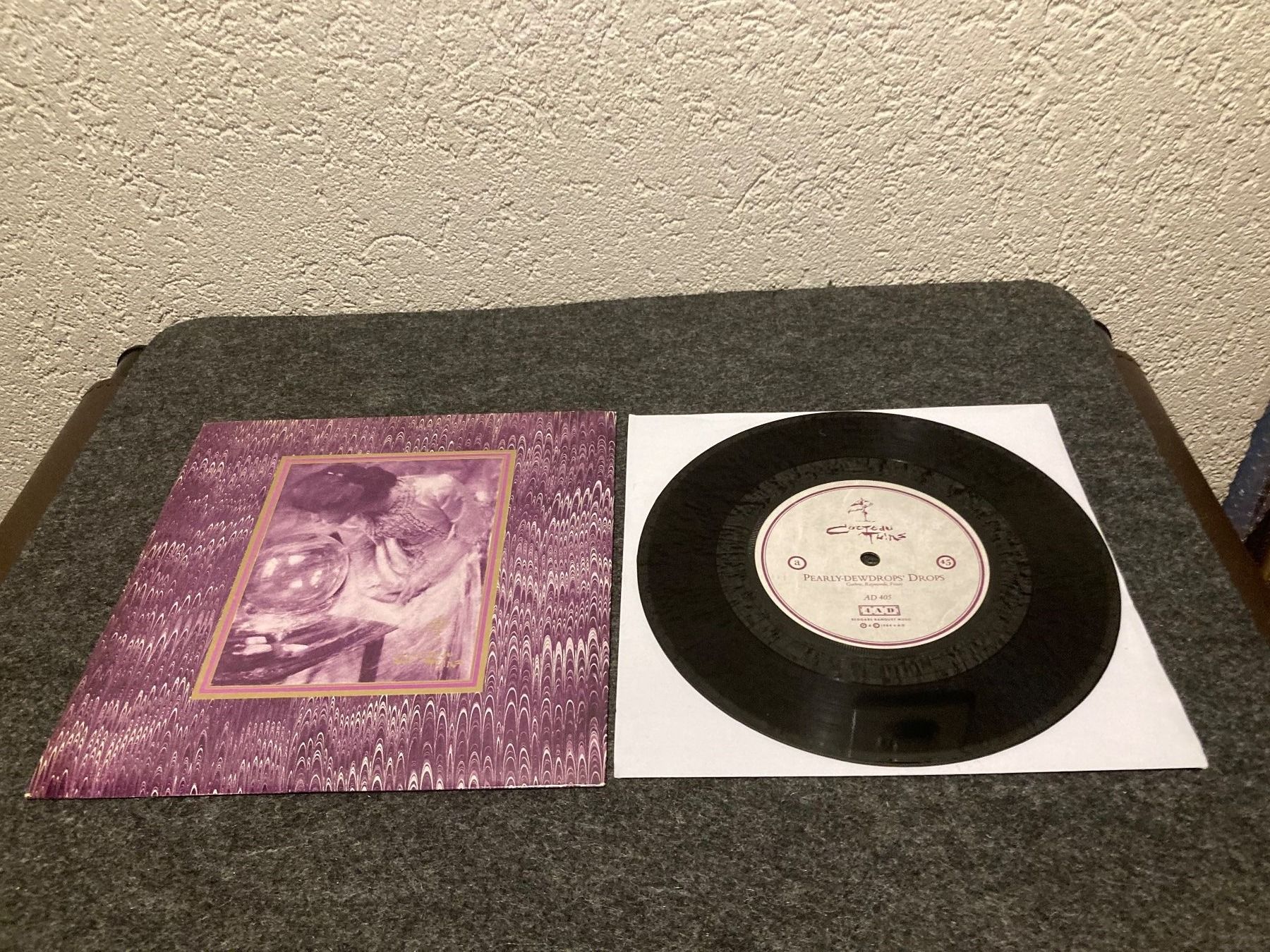 Dischi in vinile: Cocteau Twins - Pearly-Dewdrops' Drops – Usato da Fribourg venduto da Karushi