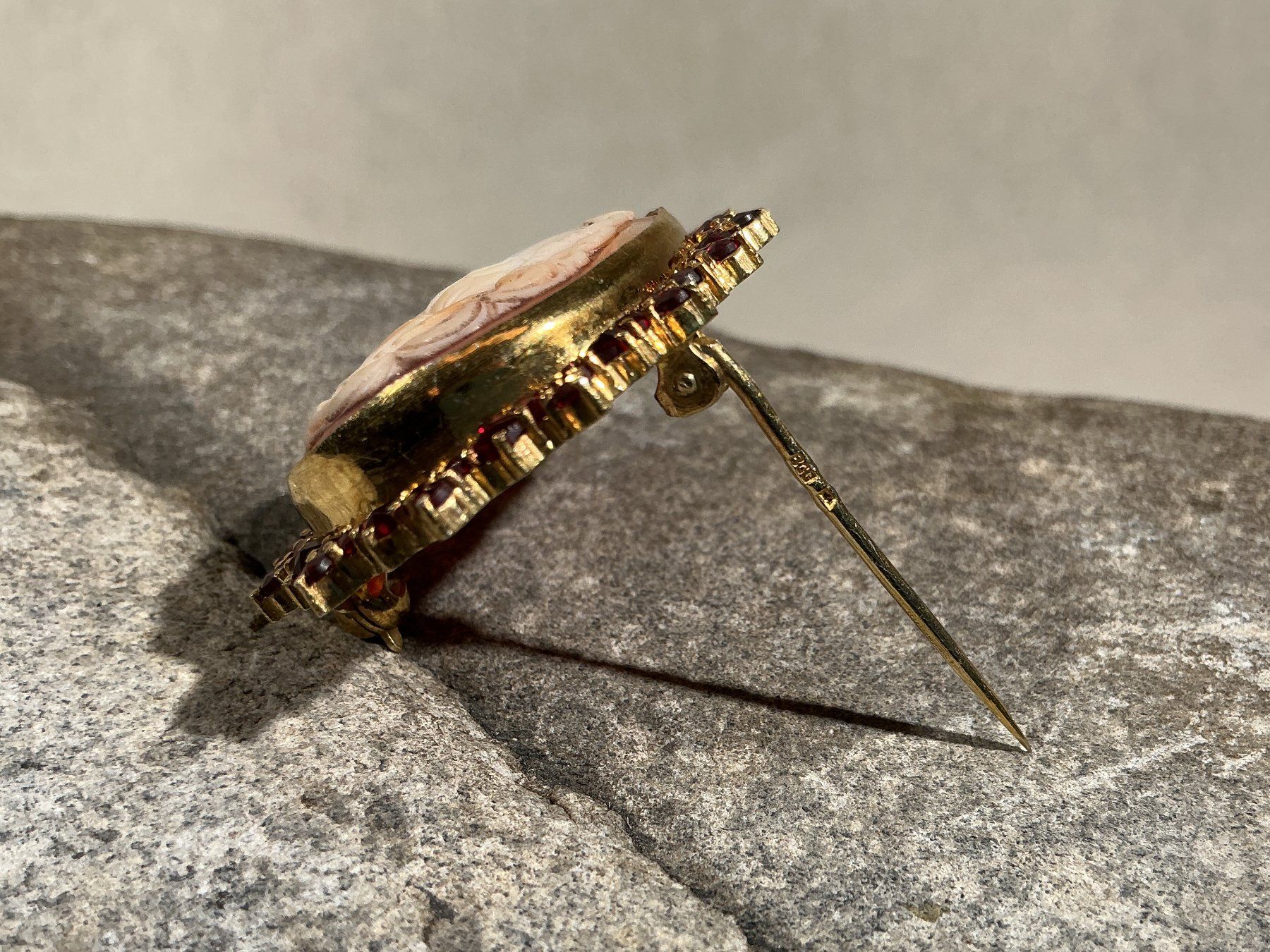 Spille & Fermagli: BÖHMISCHER GRANATSCHMUCK Brosche Cameé – Nuovo (secondo la descrizione) da Richterswil venduto da Restwert_Richterswil 7