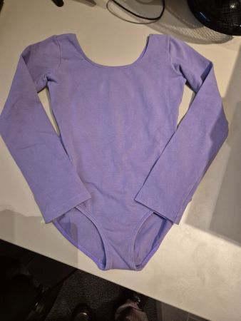 Bequemer Bloch Ballettanzug/Bodyviolett, Gr. 8/10..