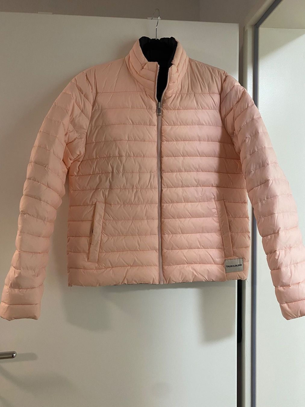 Calvin Klein Giacche: Calvin Klein Jeans Daunenjacke – Usato da Wetzikon ZH venduto da Deba26