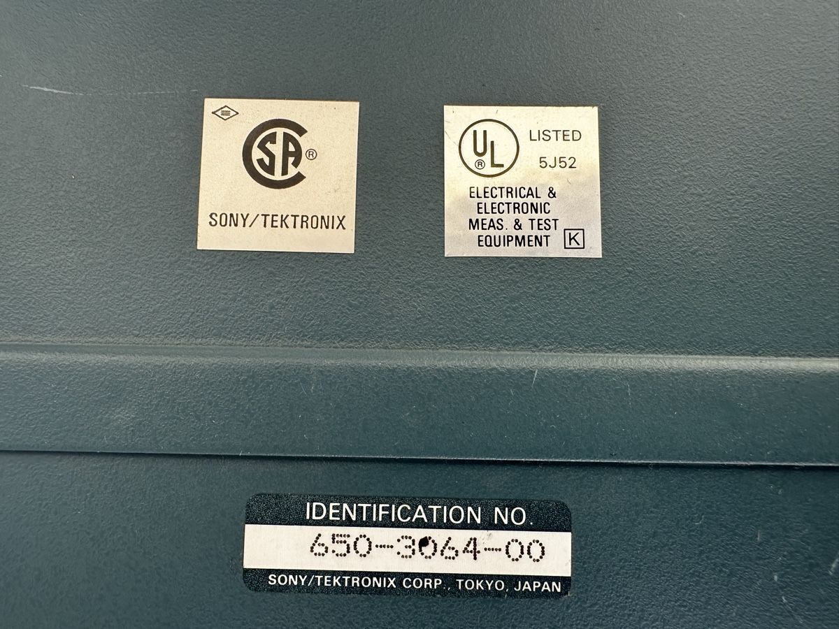 Sony Akkus & Batterien: Sony Tektronix A69C06 Ladegerät  – Gebraucht aus Zürich von deftwow 5