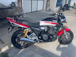 Yamaha XJR 1300