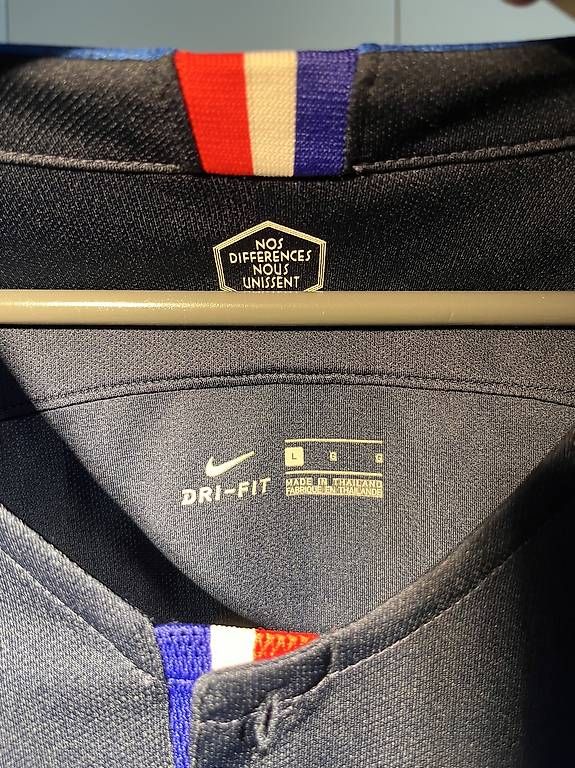 Nike Canottiere & Pantaloni: Frankreich original Trikot 2018 Large – Usato da Zürich venduto da Mark.2021 2