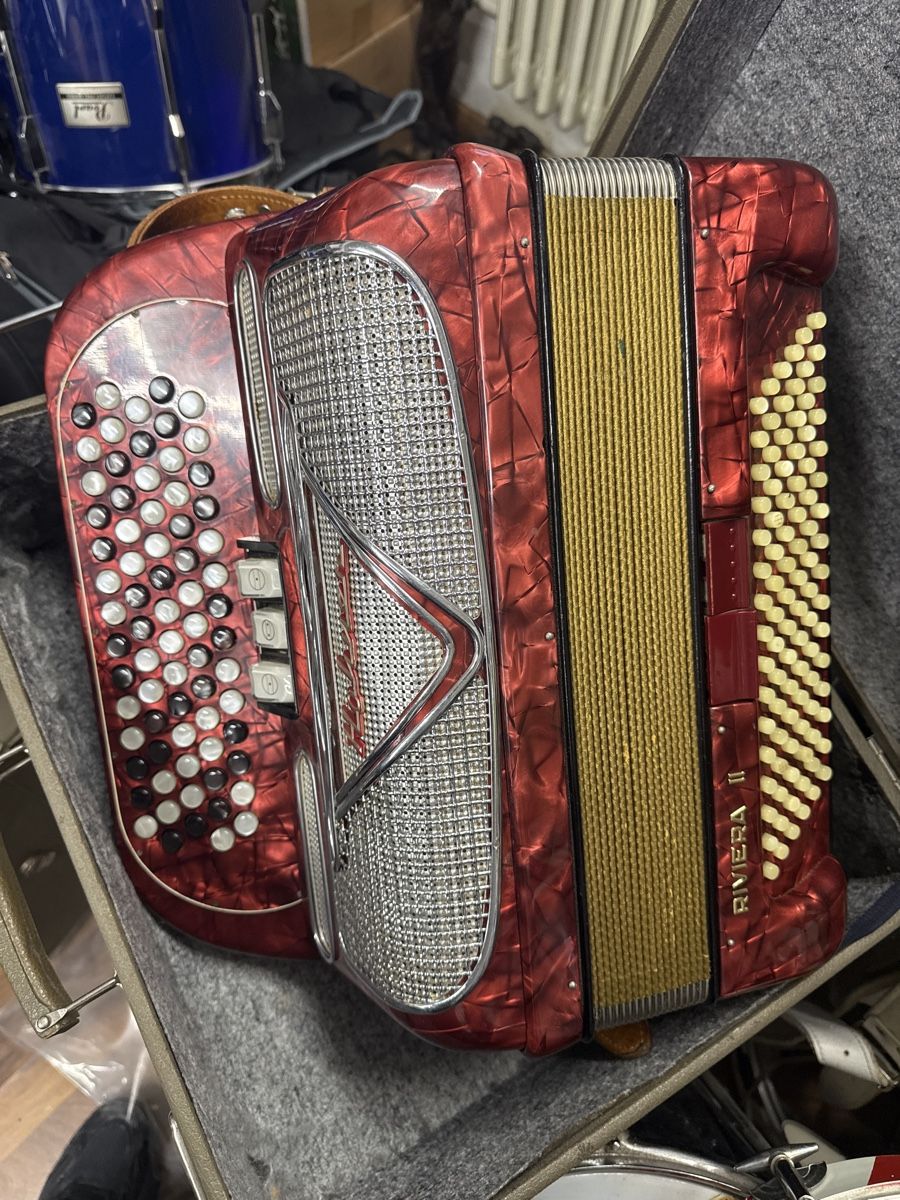 Hohner Strumenti musicali: Hohner riviera 2 – Usato da Strengelbach venduto da HeidiHeidi09