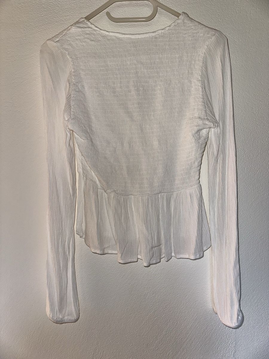 Stradivarius Top: Weisses Langarmshirt – Nuovo (secondo la descrizione) da Betschwanden venduto da _janinee_ 3