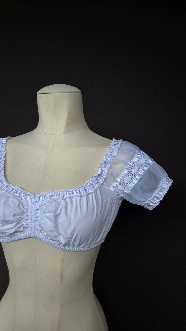 Krüger Blusen: Dirndlbluse von Krüger in 32 mit Spitzendetail – Neu (gemäss Beschreibung) aus Kreuzlingen von MeinKleinesAtelier 1