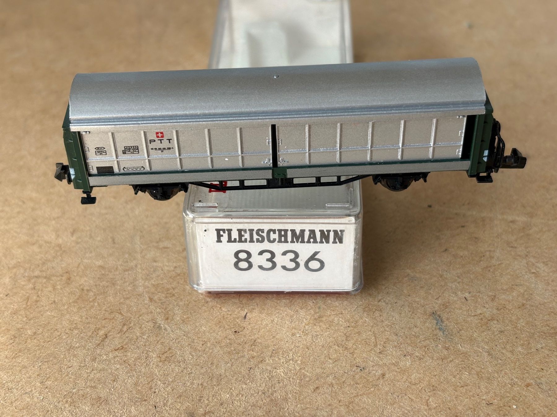 Fleischmann Modellini di ferrovie: Fleischman 8336 Gepackwagen PTT – Nuovo (secondo la descrizione) da Hauterive NE venduto da eriamch