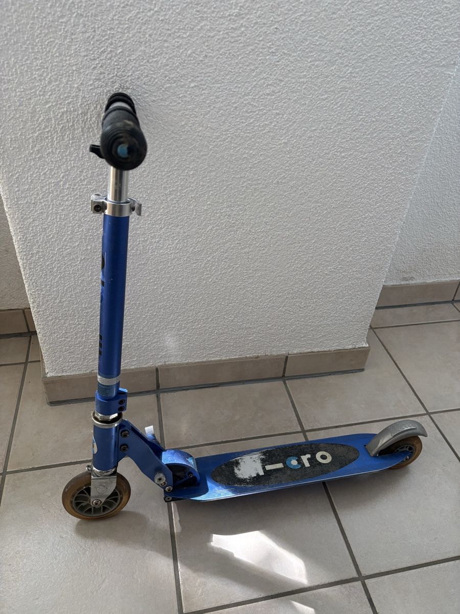 Scooter: Blauer Micro Roller  – Usato da Winterthur venduto da Baco