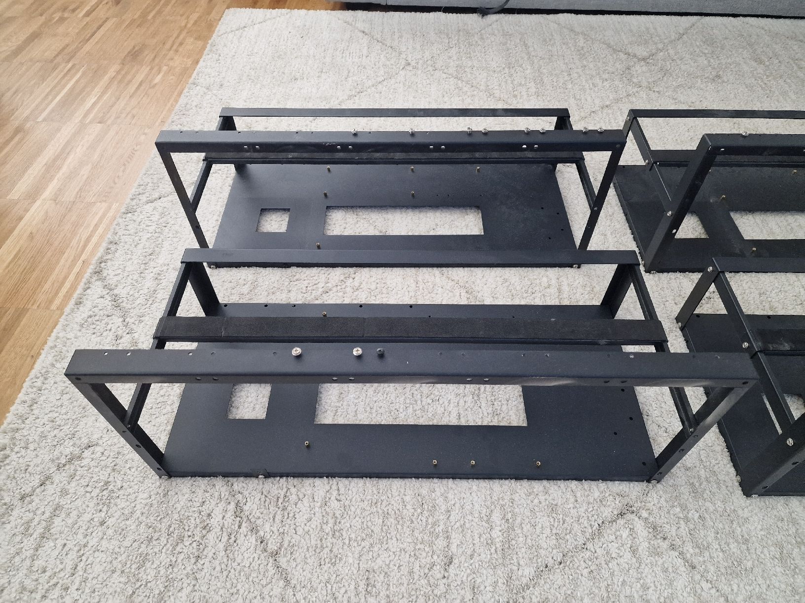 Coin Miner: 4x Mining Rigs Rahmen GPU Halterung Metall Schwarz – D'occasion à Zürich par Sebifru 1