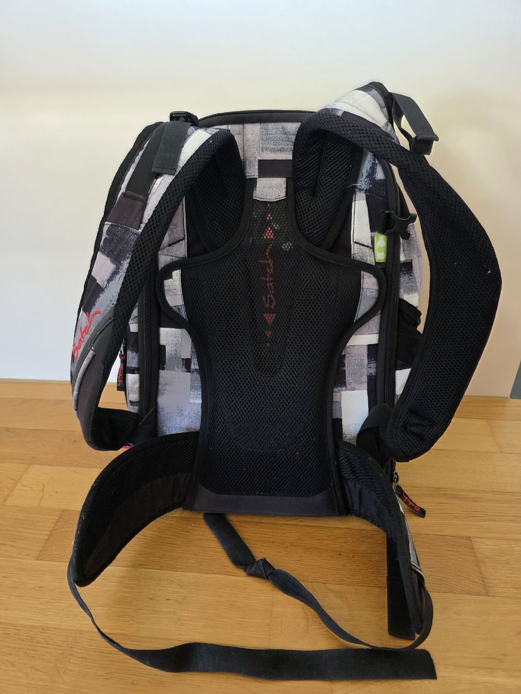 Satch Kindertaschen: Schulrucksack Schulthek Satch grau schwarz rot – Gebraucht aus Hellbühl von Dora1075 4