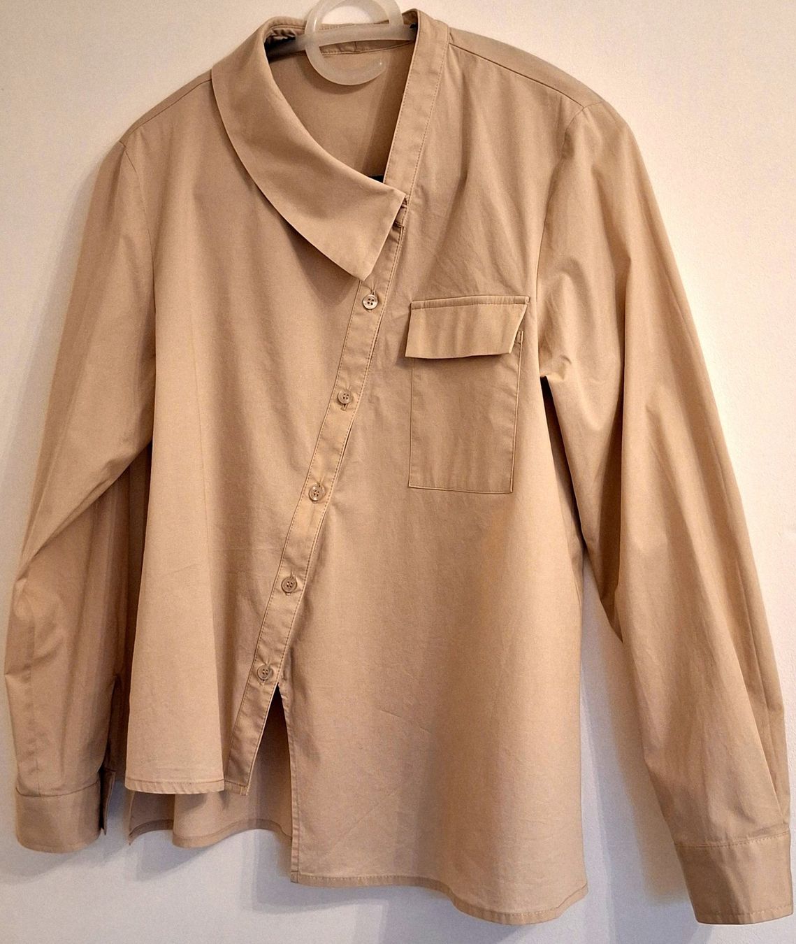 Camicette: Bluse Asymmetrisches Design Beige – Nuovo (secondo la descrizione) da Matten b. Interl venduto da iae_cwc7