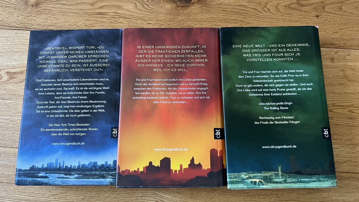 Libri: Die Bestimmung Trilogie von Veronica Roth – Nuovo (secondo la descrizione) da Hägendorf venduto da Sel.in.a 2