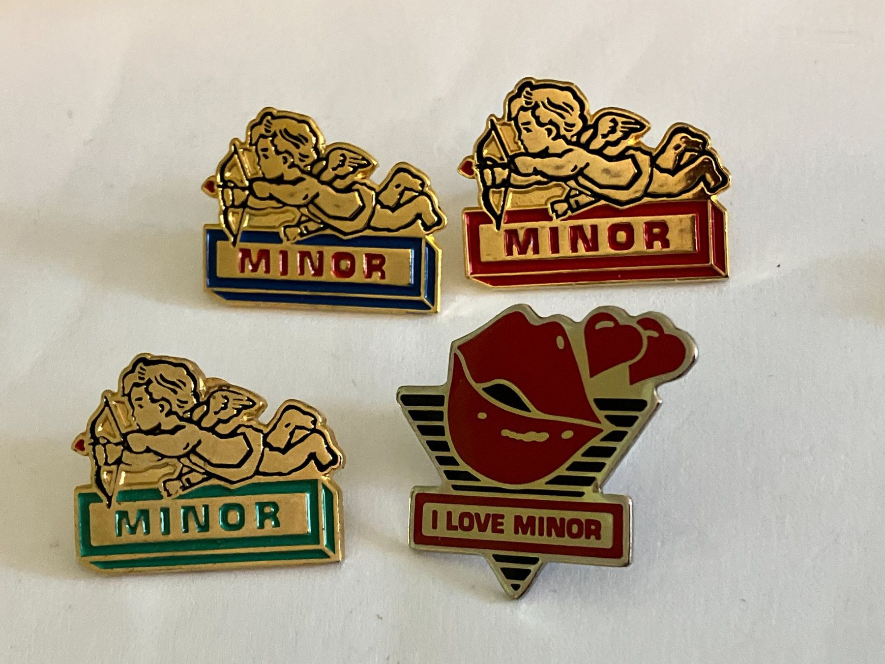 Placchette & Badge: 4 Pin Minor Schokolade – Usato da Basel venduto da djwwpp