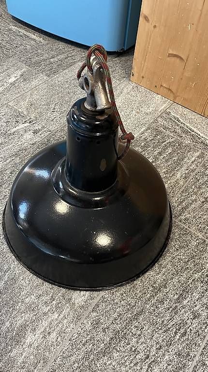 Lampen: Industrieleuchte  – Gebraucht aus Guntershausen von Coast