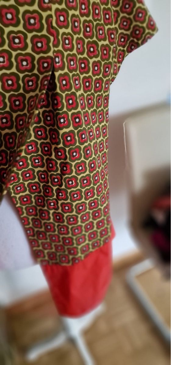 Max Mara Vestiti: MaxMara Weekend kurzarmige Bluse, Gr. 42, Rot-Olive, Neu – Nuovo (secondo la descrizione) da St. Gallen venduto da mania03 4
