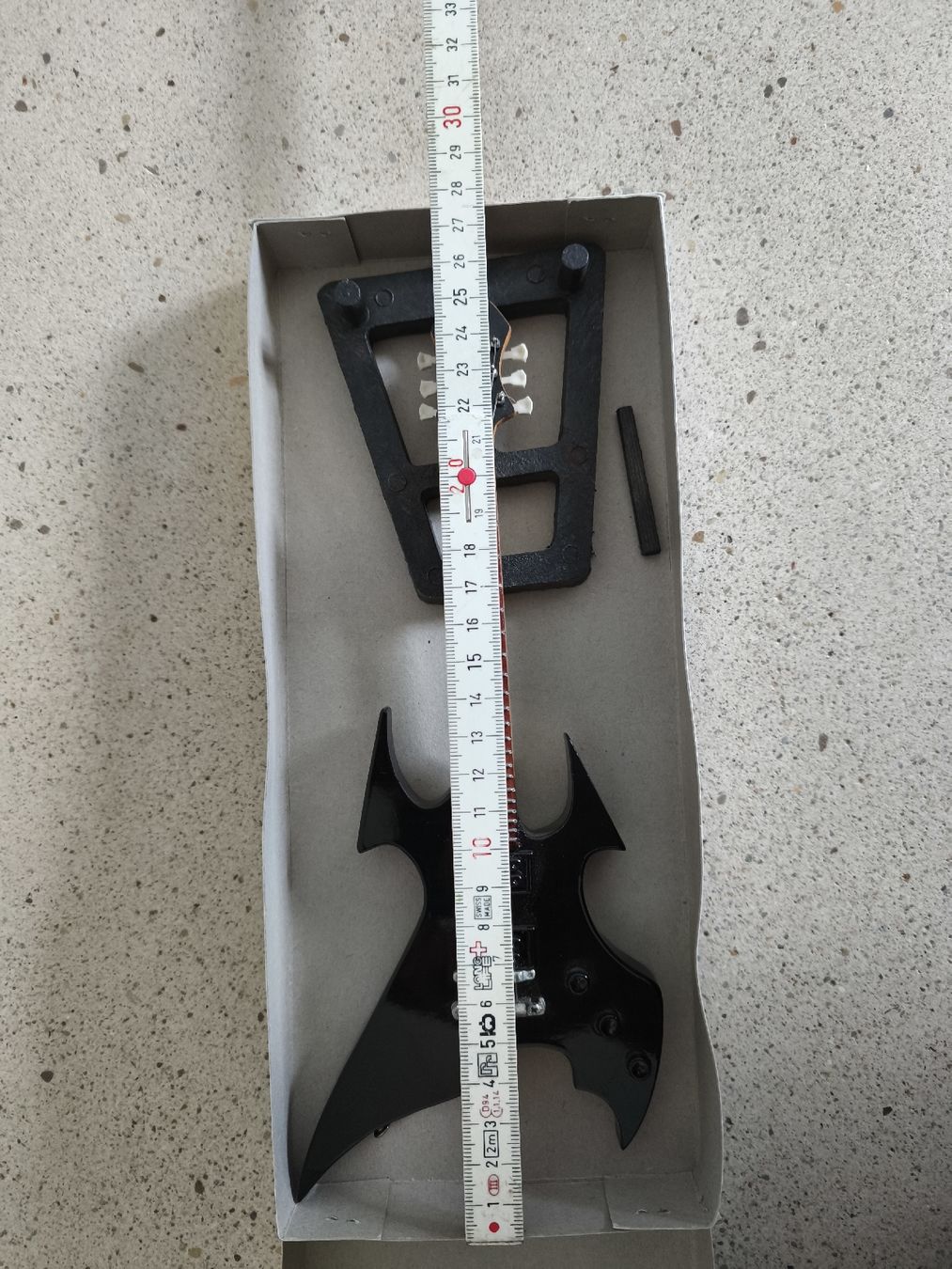 Musikinstrumente: B.C. Rich Beast Miniatur Gitarren Modell – Gebraucht aus Zürich von Mai_zt9c 7