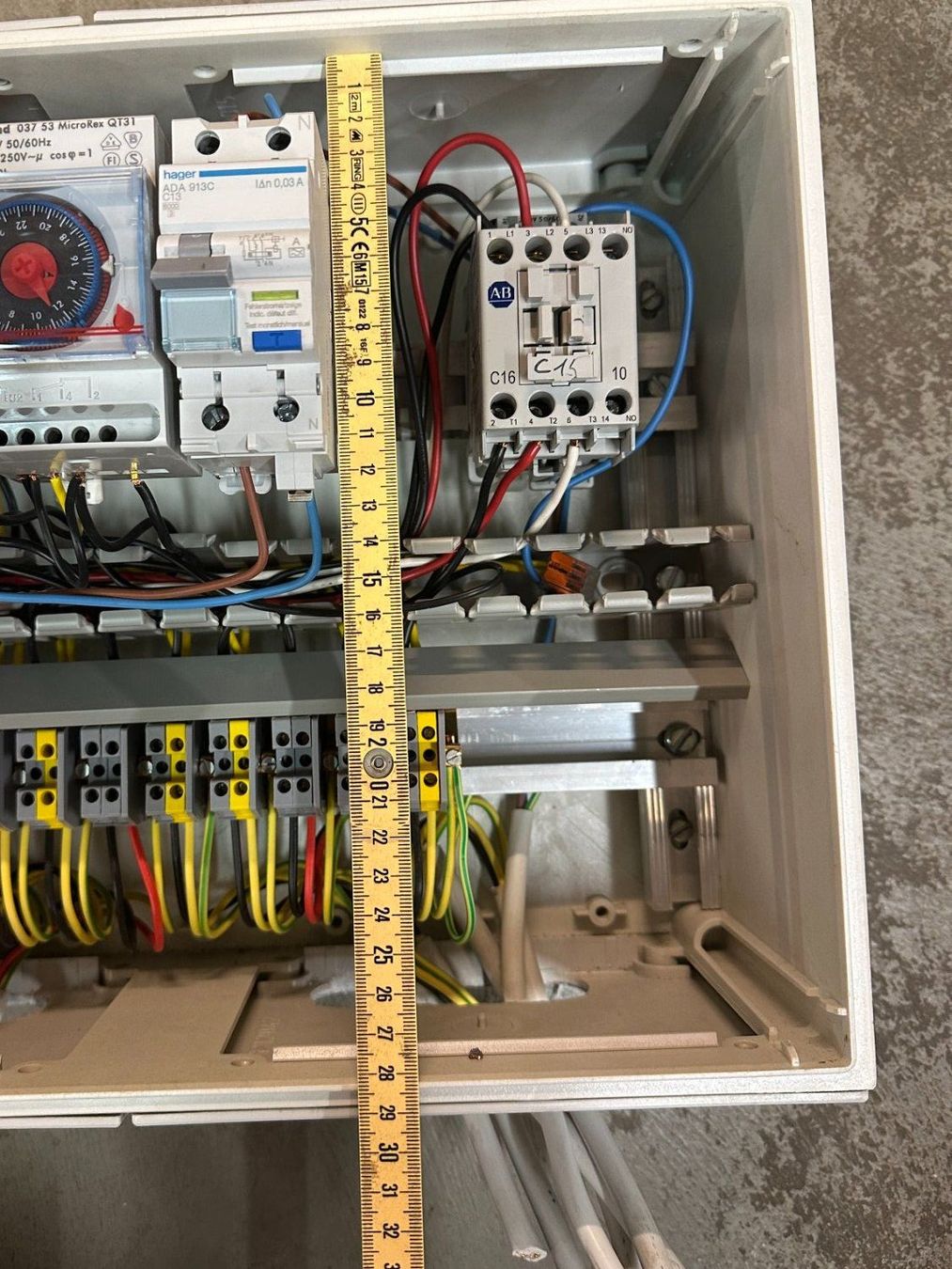Componenti elettronici: Steuerkasten Elektrik div. Komponenten, Elektronik Bauteile – Usato da Luzern venduto da Lager6640 6